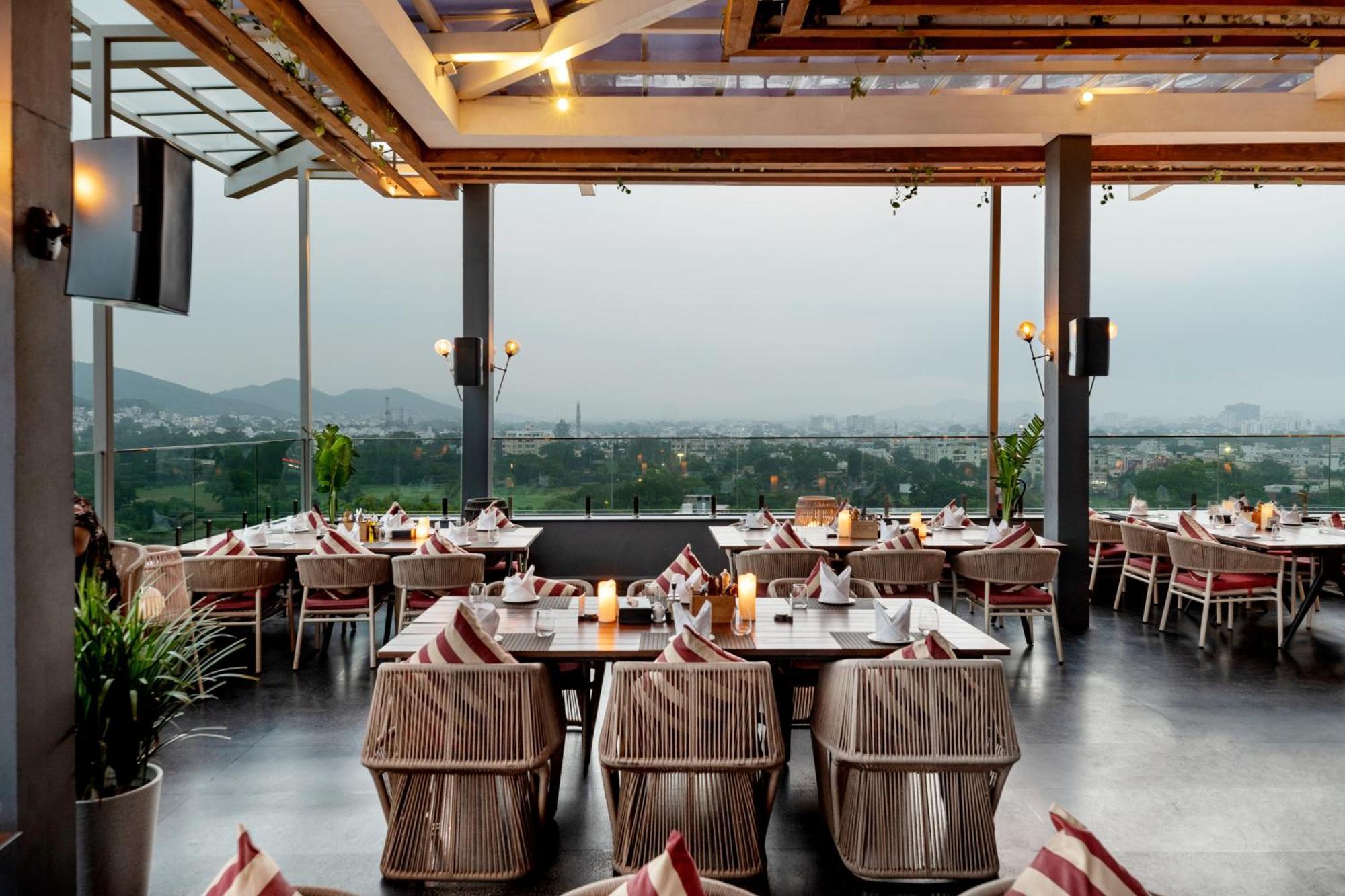 Parallel Hotel Udaipur, A Member Of Radisson Individuals Bagian luar foto